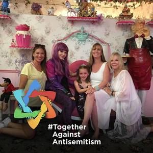 Meet your Posher, Denise